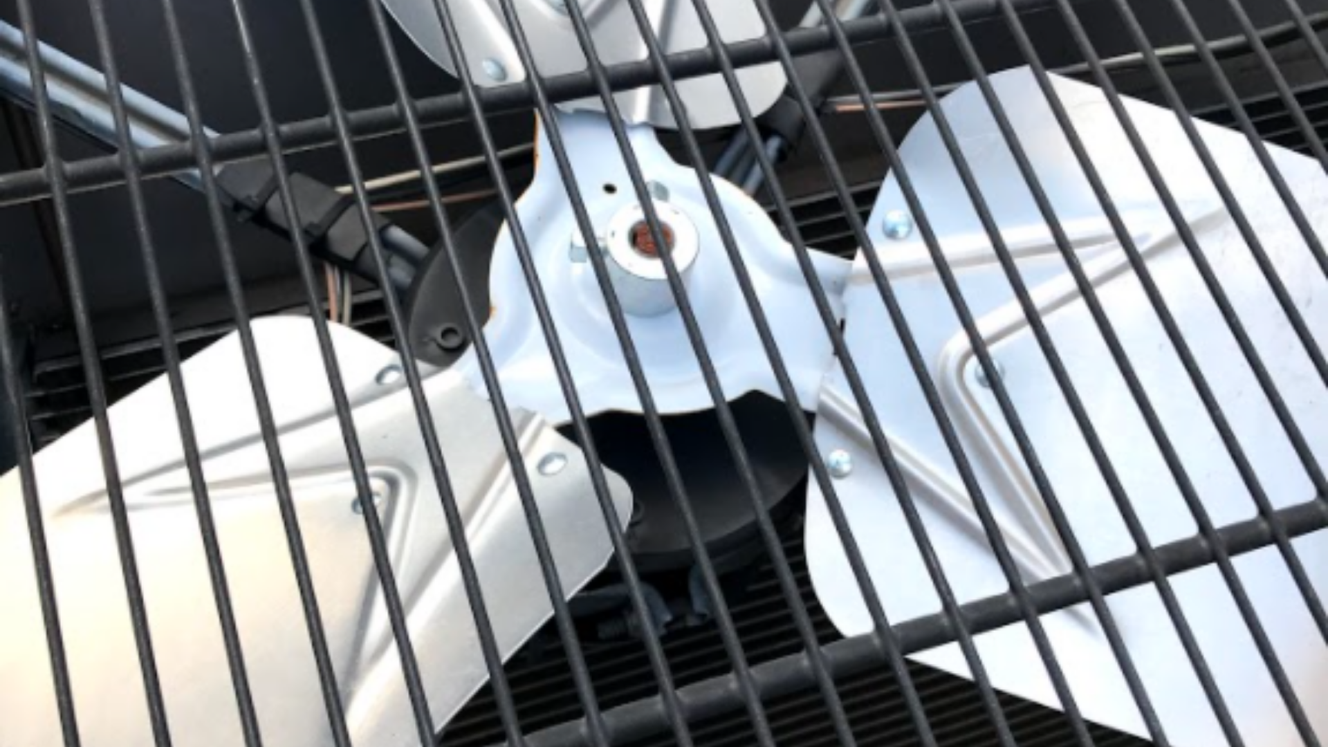 You are currently viewing HVAC/R Repair vs Replacement