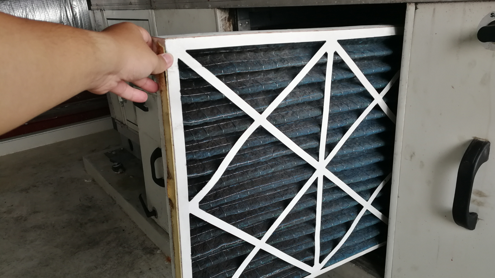 Read more about the article Choosing The Right HVAC Filter