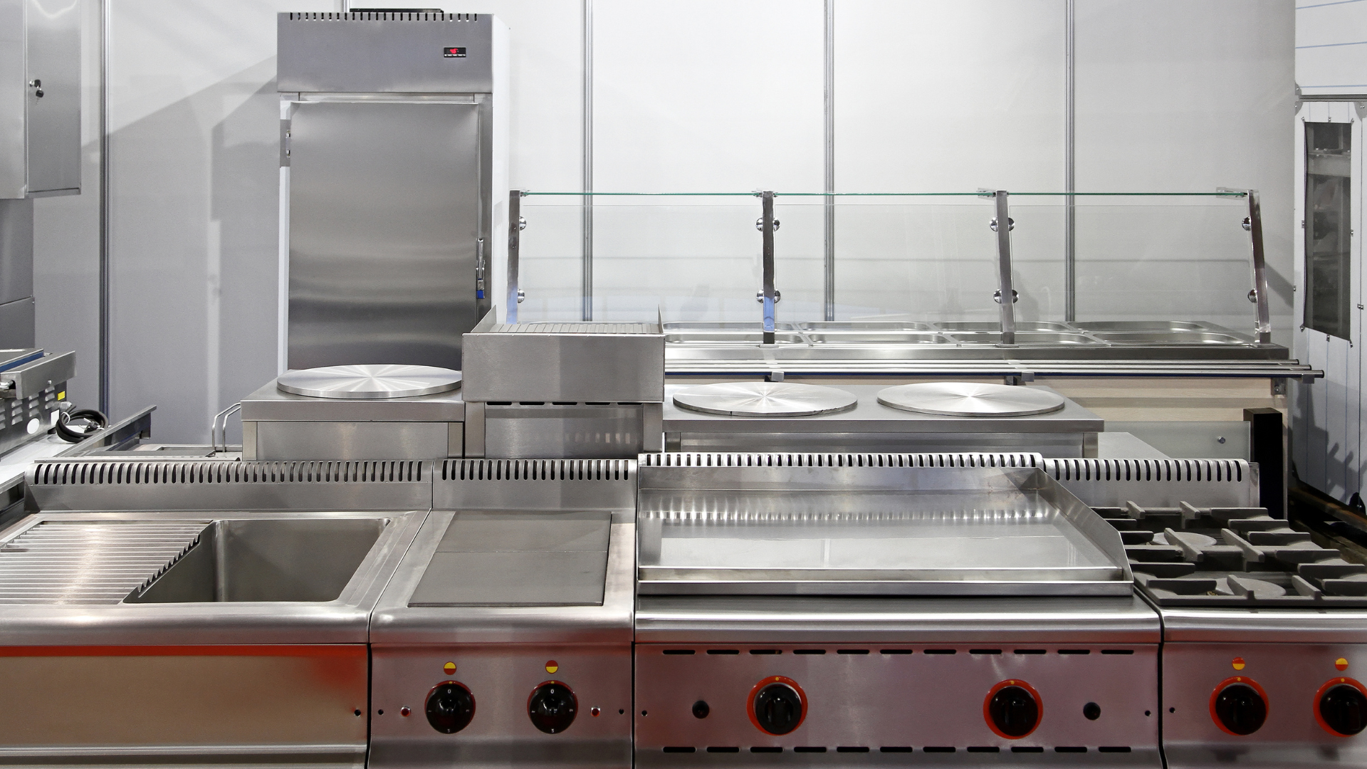 Read more about the article What Is Hotside Commercial Kitchen Equipment